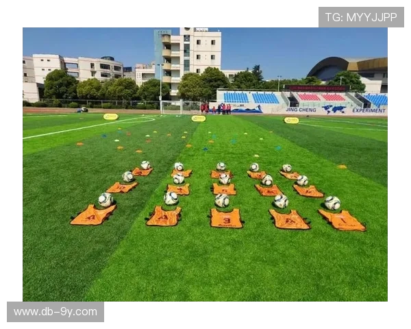 创意足球主题胶泥手工制作分享让孩子在玩乐中学习足球知识