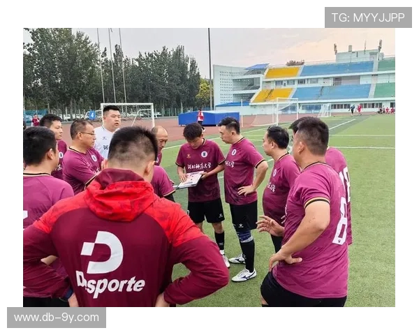 笕桥中学足球队勇夺地区冠军 展现青春风采与团队精神